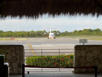 Rückflug  Flugzeug am Flughafen in Punta Canana (DOM).